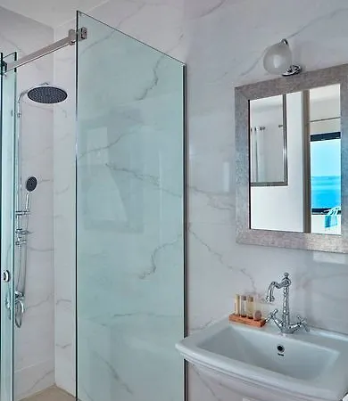 La Maltese Luxury Villa Oia (Santorini)