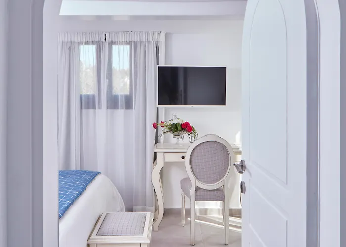 La Maltese Luxury Oia