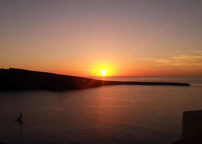 La Maltese Luxury Oia